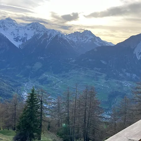 Heidi Et Peter Dans Les Alpes Chalet